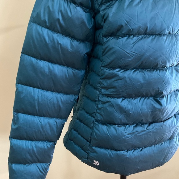 All in Motion Women's Metallic Blue Packable Puffer Jacket - Picture 6 of 13